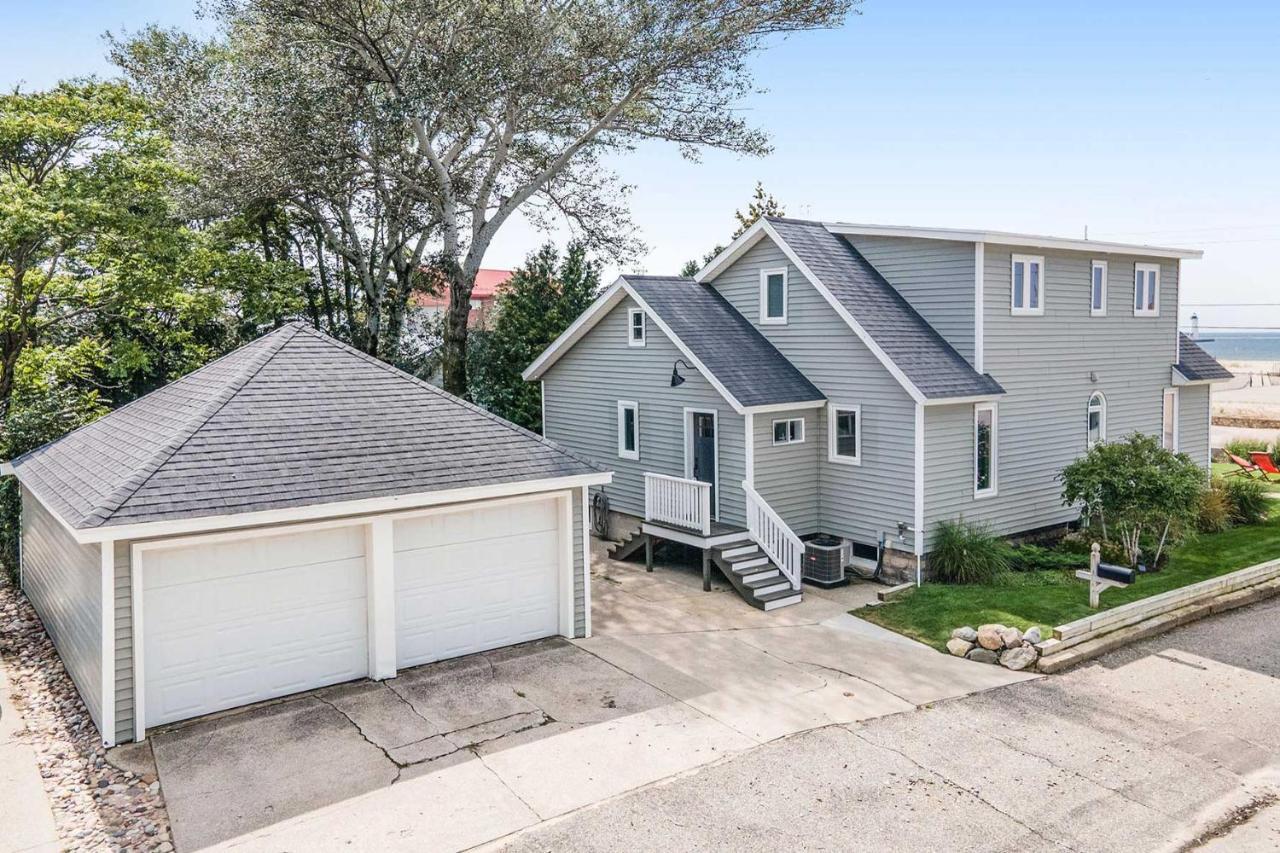 Chic Manistee Cottage Steps To Lake Michigan! Exterior photo